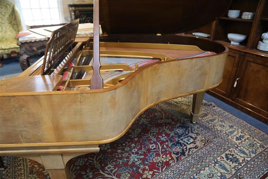 A Steinway & Sons figured walnut boudoir grand piano, W.4ft 8in. L.5ft 10in.